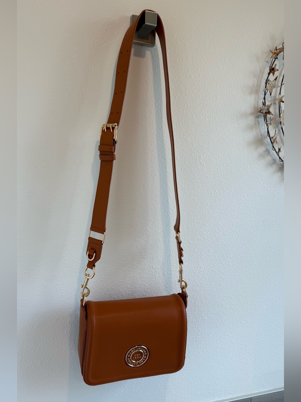 MARC JACOBS Messenger Crossbody
Bag in Smoked Almond - Picture 3 of 15